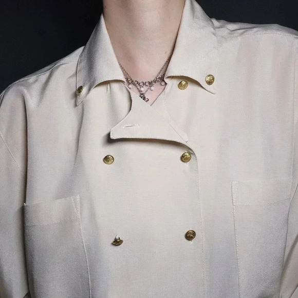 Vintage 70s pirate cream button-up shirt with pointy collar and gold buttons - Picture 3 of 16